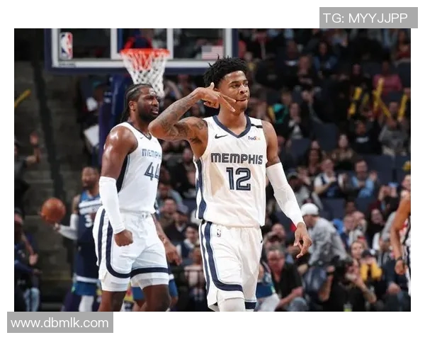 雷霆与灰熊的激烈对决全景回顾与精彩瞬间分析 雷霆与灰熊的激烈对决全景回顾与精彩瞬间分析