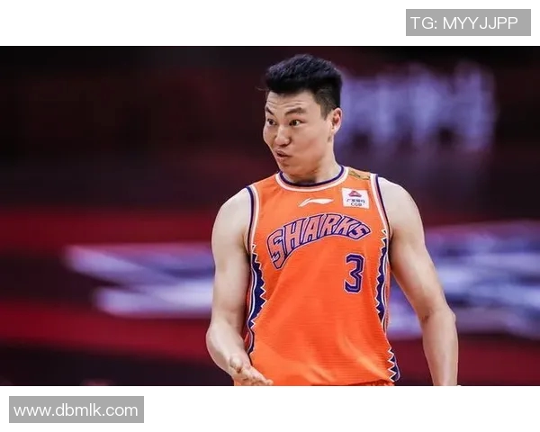 李根：从篮球场的拼搏者到生活中的坚韧者的成长之路