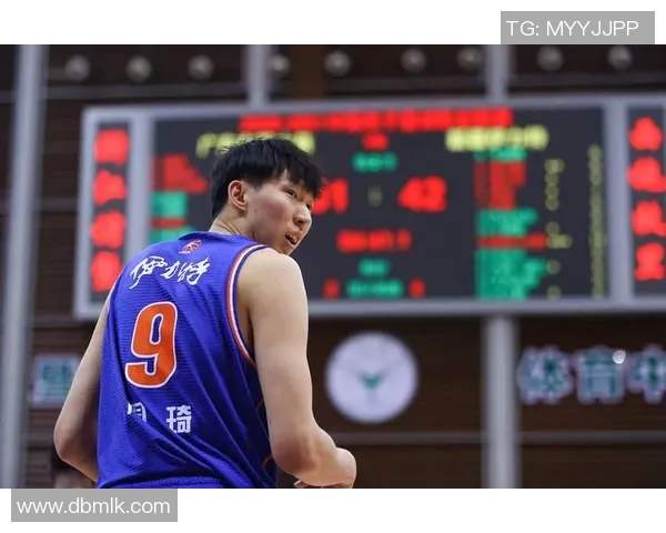 周琦的篮球之路：从青涩少年到国际赛场的闪耀明星