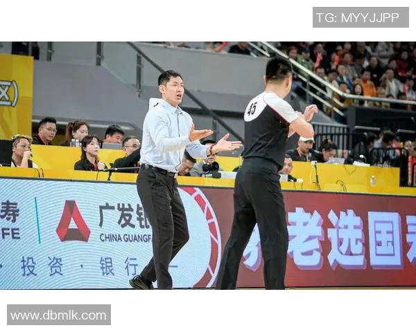 常规赛精彩对决浙江队迎战广东队势均力敌的篮球盛宴即将上演 常规赛精彩对决浙江队迎战广东队势均力敌的篮球盛宴即将上演