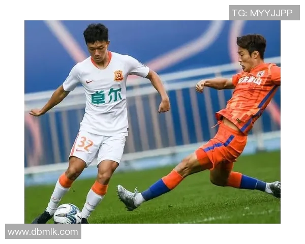 成都与武汉足球队耐力较量赛后分析与总结