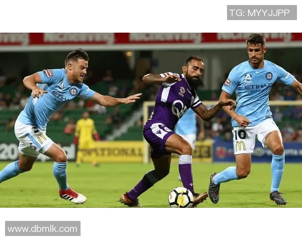 西悉尼漫步与悉尼FC的激烈对决展现澳超联赛的精彩魅力