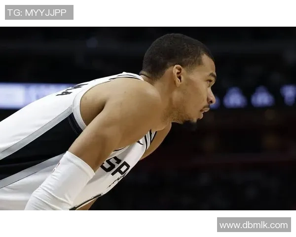 马刺队再度选择摆烂波波维奇因轮休主力球员被联盟罚款